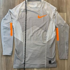Nikepro hyperwarm pullover